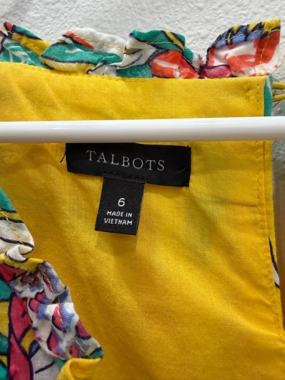 Talbots Tropical Print 100% Cotton Dress Size 6 Yellow Floral Parrot Midi Belted - Picture 7 of 12